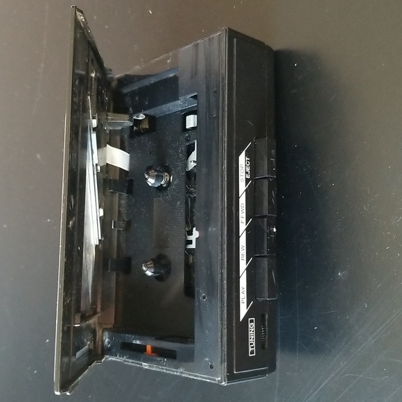 Sanyo AM/FM Stereo Cassette Player with 3 Band Equalizer MGR74 - Picture 6 of 6